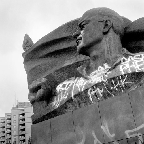 Ernst Thallman memorial statue, Berlin